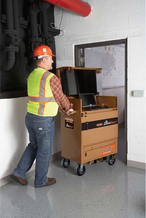 Worker moving KNAACK Datavault